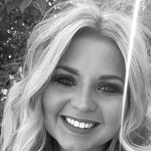 Meet your Posher, Alexandra